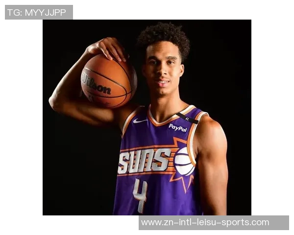 奥索伊戈达罗称赞布克易于相处并能有效执行教练战术 奥索伊戈达罗称赞布克易于相处并能有效执行教练战术