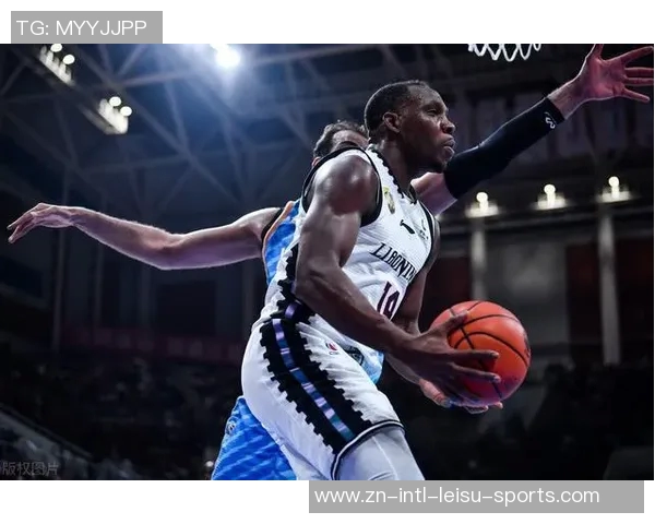 库珀表现出色却难救主单场21分4板1助仍遭球队失利 库珀表现出色却难救主单场21分4板1助仍遭球队失利