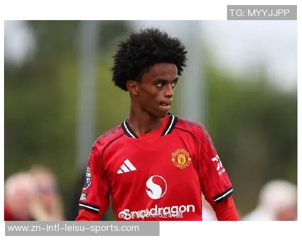 曼联成功签下德比郡16岁门将查理哈迪开启新篇章