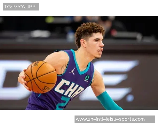 尼克杨谈布克遭遇重演称强行打控卫让人无奈 尼克杨谈布克遭遇重演称强行打控卫让人无奈