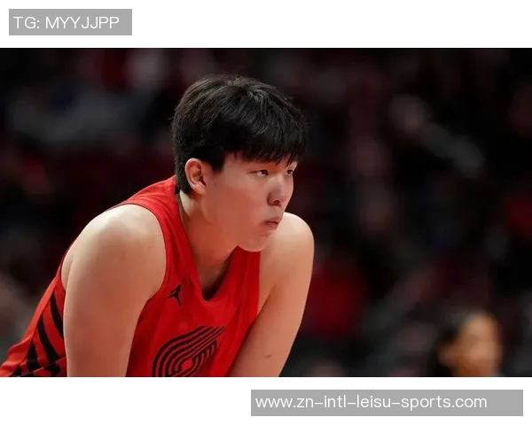 拓媒分析杨瀚森打球风格与球队中锋表现的对比与思考